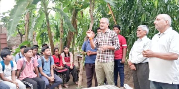 छात्रों ने पर्यावरण बचाने का लिया संकल्प
