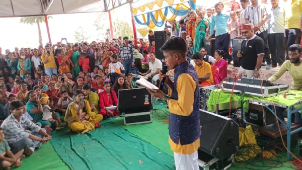 खेरालिंग कौथिक में आयोजित कार्यक्रम में प्रस्तुति देवता कलाकार