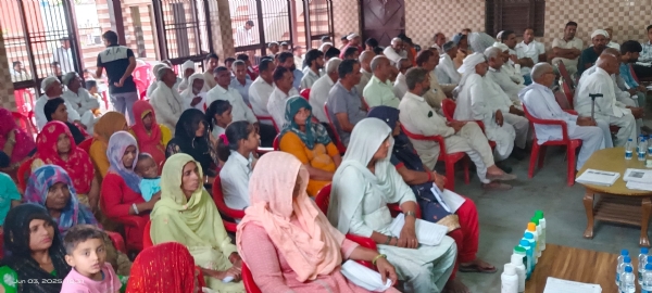 गांव कैथ में आयोजित किसानों के शिविर में बोलते कृषि वैज्ञानिक