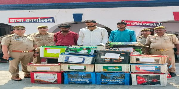 पुलिस ने पकड़े तीन शातिर अभियुक्त, चोरी हुई लाखों की बैटरी बरामद