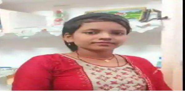 दुल्हन की कार अनियंत्रित होकर पलटने से युवती की मौत