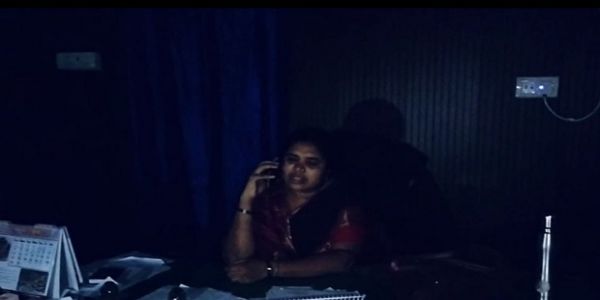 सड़क की मांग पर ग्रामीणों ने किया प्रदर्शन