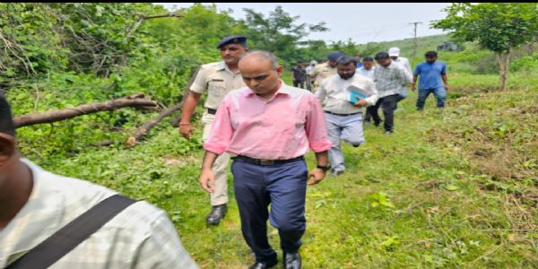चाटीकोचा गांव की समस्‍याएं दूर करने का उपायुक्त ने दिया निर्देश
