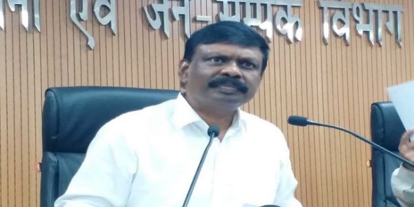 कैबिनेट मंत्रिमंडल सचिवालय विभाग के अपर मुख्य सचिव डॉ एस सिद्धार्थ  पतकार वार्ता के दौरान