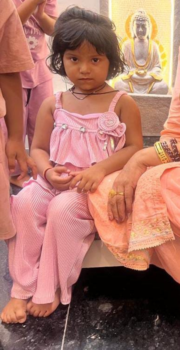 मृतक महिला व बच्ची का फाइल फोटो