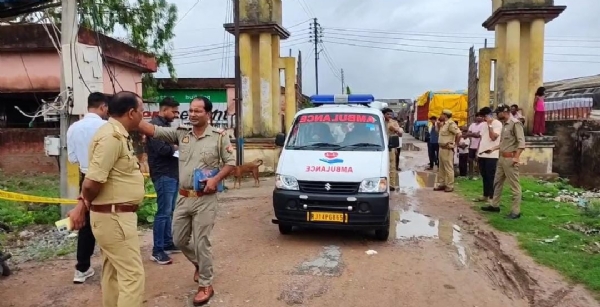 घटनास्थल पर पुलिस