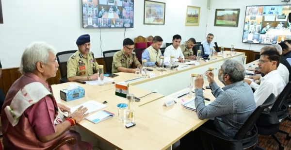 उपराज्यपाल मनोज सिन्हा ने उच्च स्तरीय बैठक में आतंकवाद पीड़ित परिवारों के मुद्दों पर चर्चा की