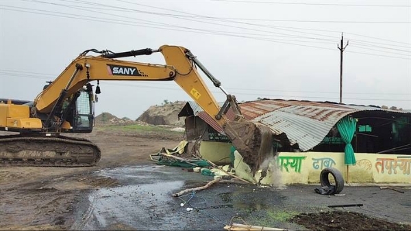 सागरः फर्नीचर क्लस्टर सिद्धगंवा से दो करोड़ से अधिक की शासकीय भूमि को कराया गया अतिक्रमण मुक्त