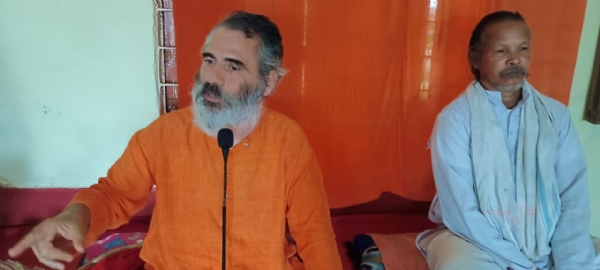 जिसके जीवन में गुरु नहीं, उसका जीवन शुरू नहीं: स्वामी लक्ष्मण जी महाराज