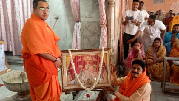 गुरु पूर्णिमा उत्सव श्री गोविंद देव जी मंदिर में श्रद्धा और भक्ति के साथ संपन्न