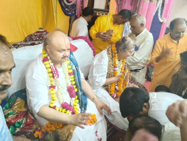 गुरु पूर्णिमा उत्सव श्री गोविंद देव जी मंदिर में श्रद्धा और भक्ति के साथ संपन्न