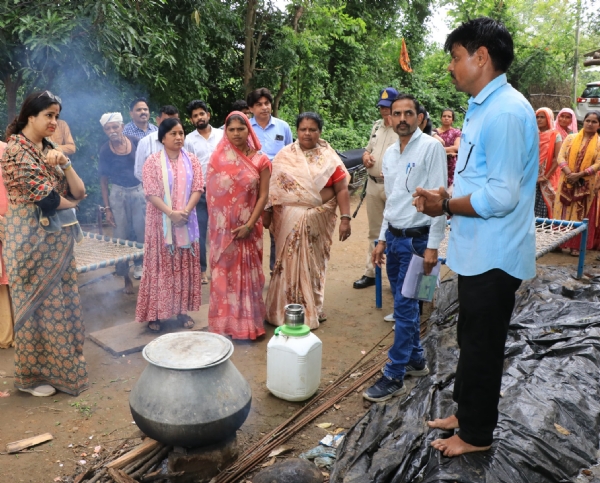 किसान ने उपादान दिखाए