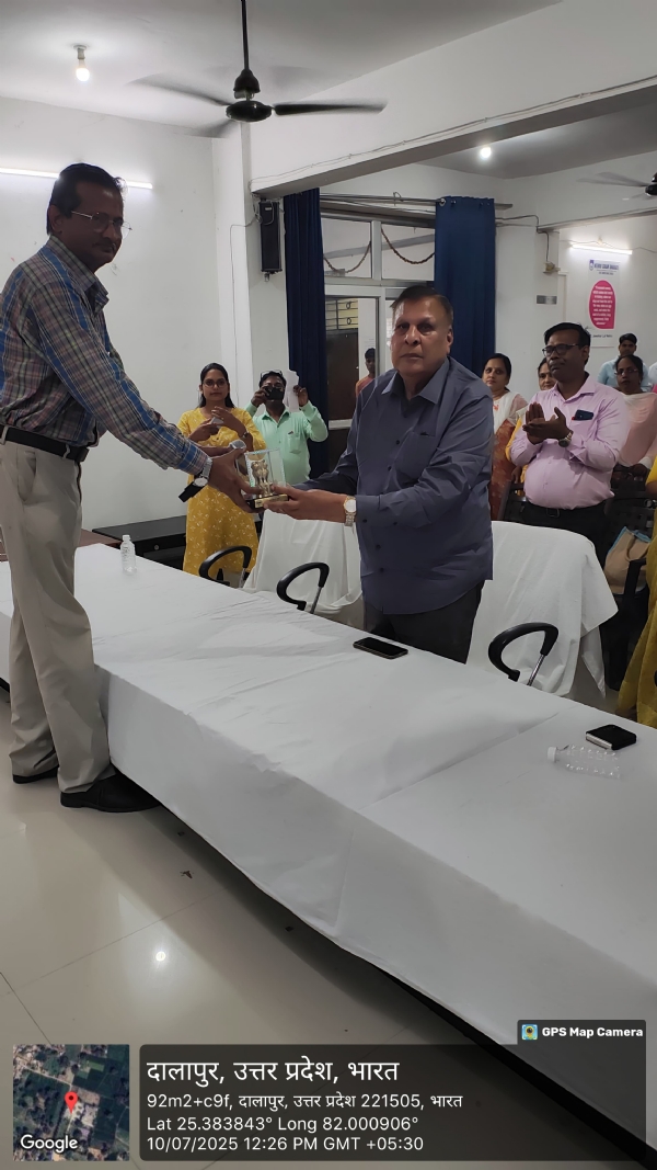 नेहरू ग्राम भारती मानित विश्वविद्यालय परिसर में आयोजित कार्यक्रम का छाया चित्र