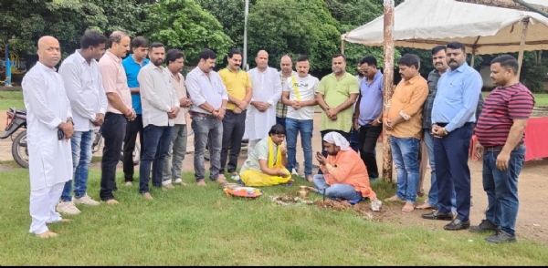 भजन संध्या के लिए भूमि पूजन