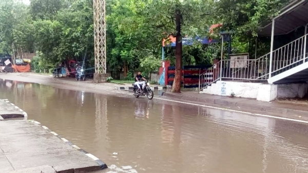 बरसात के बाद जलभराव का दृश्य