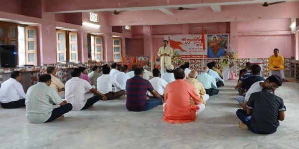 राष्ट्रीय स्वयंसेवक संघ ने किया गुरूदक्षिणा कार्यक्रम समारोह आयोजित