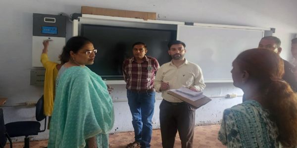 जींद : शिक्षा विभाग उपनिदेशक कमलजीत कौर ने किया डूमरखां स्कूल का निरीक्षण
