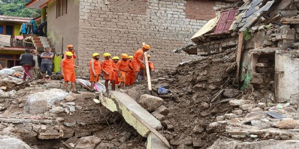 (राउंड अप) हिमाचल प्रदेश में सामान्य से 23% अधिक बारिश, बादल फटने की 22 और फ्लैश फ्लड की 31 घटनाएं, अब तक 91 लोगों की मौत