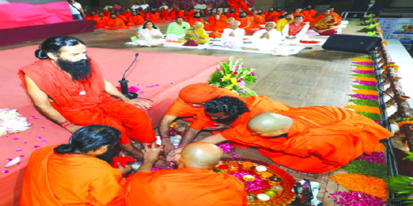 सनातन धर्म को युग धर्म के रूप में स्थापित करने का पर्व है गुरु पूर्णिमा: रामदेव