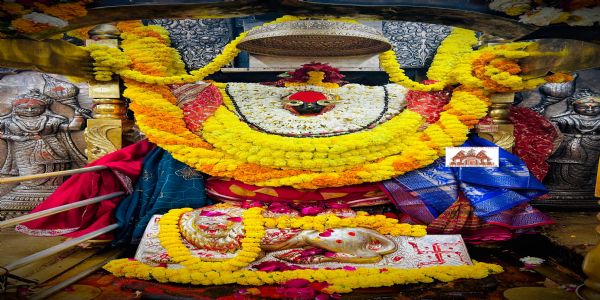 गुरु पूर्णिमा पर्व पर मां विन्ध्यवासिनी के दरबार में उमड़ा श्रद्धा का सैलाब