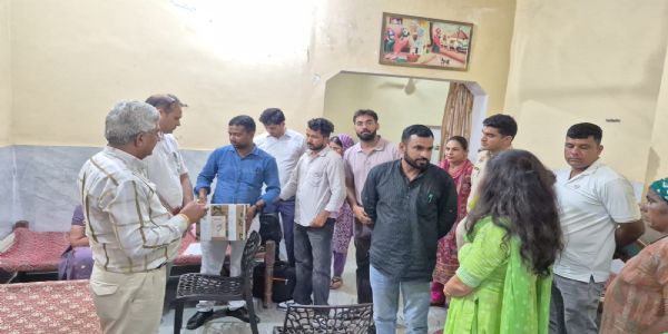 हिसार : स्वास्थ्य विभाग की टीम ने रिटायर नर्स को गर्भपात करने के आरोप में पकड़ा
