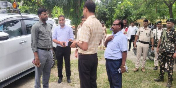 डीएम ने मतदाता सूची विशेष गहन पुनरीक्षण का लिया जायजा