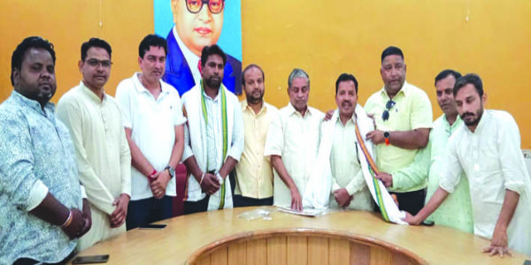 कांग्रेस ने नवनियुक्त पदाधिकारियों का किया स्वागत
