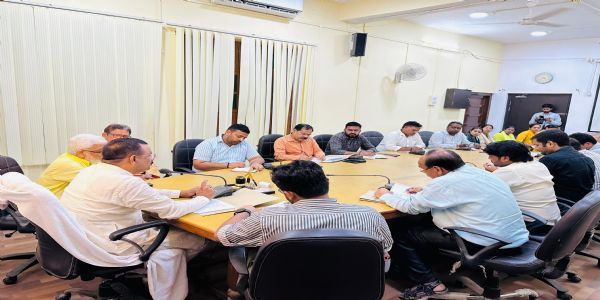 सावन माह : नगर आयुक्त ने शिवालयों और पंचक्रोशी मार्ग का किया निरीक्षण