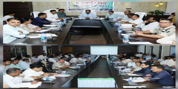 कलेक्टर ने जिले के सभी फ्लोराइड प्रभावित स्रोतों में फ्लोराइड रिमूवल प्लांट लगाने के दिए निर्देश