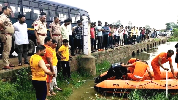 पार्वती नदी में चार युवक डूबे, तीन को बचाया