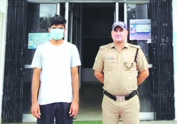 पुलिस गिरफ्त में आरोपित