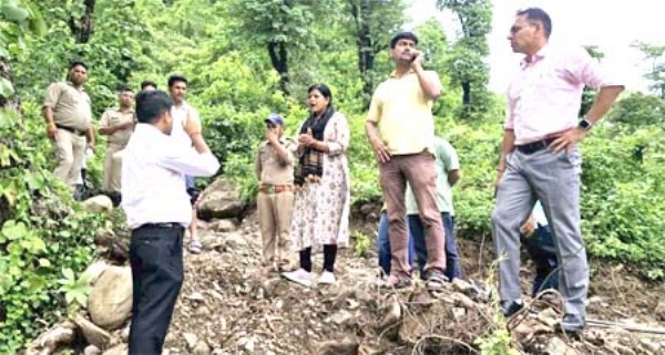 देवखड़ी नाले के वन क्षेत्र में अपस्ट्रीम का किया निरीक्षण