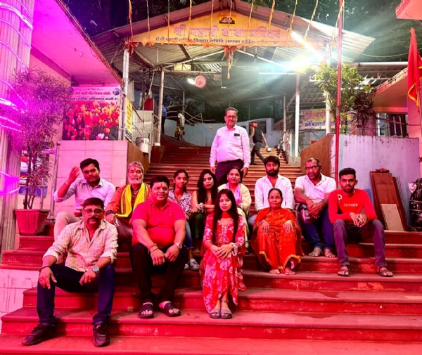 बैठक के बाद मौजूद महासमिति के अध्यक्ष सहित अन्य