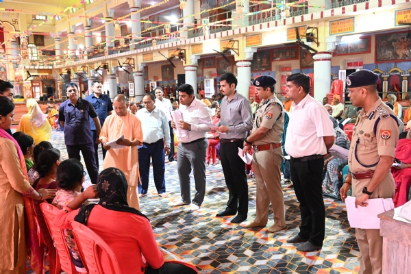 गुरु पूर्णिमा के आनुष्ठानिक कार्यक्रम की व्यस्तता के बाद भी सीएम ने जनता दर्शन में सुनीं समस्याएं*