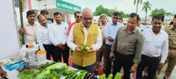 कार्यक्रम के दौरान लिया गया छाया चित्र