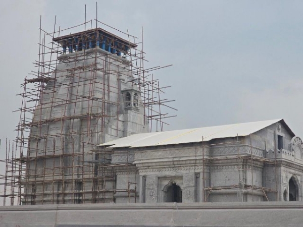 सैफई में नवनिर्मित केदारेश्वर महादेव मंदिर (अखिलेश यादव के एक्स पोस्ट से ली गयी फोटो)