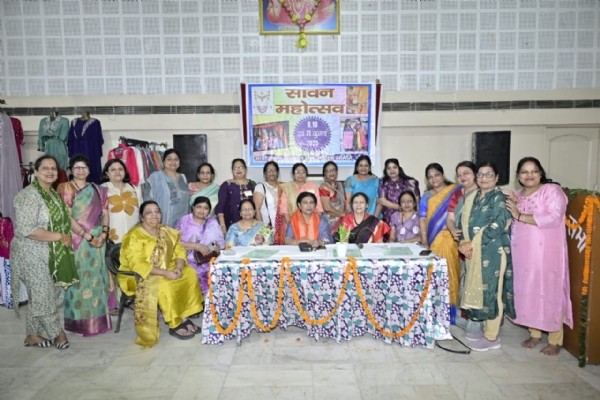 मेले के समापन पर मौजूद समिति के सदस्यगण