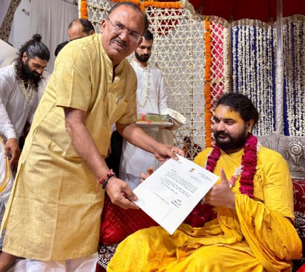 देवनानी ने पीठाधीश्वर श्यामशरण देवाचार्य  श्रीजी का किया अभिनन्‍दन