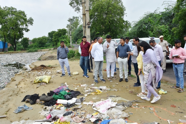 फिरनियों को दुरुस्त करने के साथ जोहड़ों की सफाई करवाकर बरसाती पानी की निकासी की करें बेहतरीन व्यवस्था: उपायुक्त