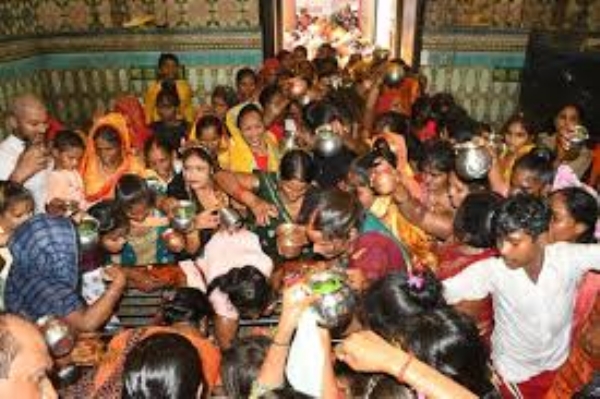 रामनगरी में सावन की धूम, गूंजे हर-हर महादेव के जयकारे