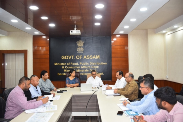 बराक घाटी में संपर्क व्यवस्था को लेकर आयोजित महत्वपूर्ण बैठक की तस्वीर।