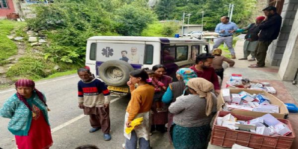 आपदा प्रभावित क्षेत्रों में अनुराग ठाकुर ने भेजी राहत सामग्री