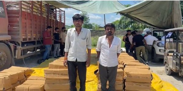 15 हजार प्रतिबंधित कफ सिरप के साथ दो गिरफ्तार