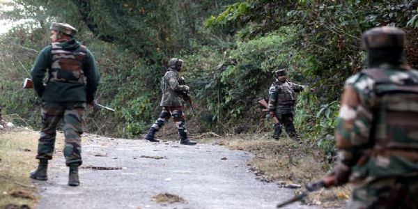 जम्मू संभाग में सक्रिय 40 से 50 आतंकवादियों का पता लगाने के उद्देश्य से प्रमुख जिलों के ऊपरी इलाकों में आतंकरोधी अभियान जारी