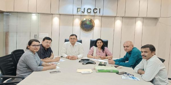 एसबीआई का कार्यालय खोलने पर सरकार को ज्ञापन सौंपेगा चेंबर