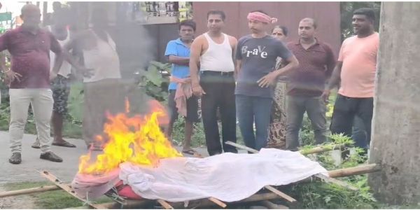परिवार ने दूसरे धर्म के युवक से शादी करने पर बेटी को किया अंतिम संस्कार