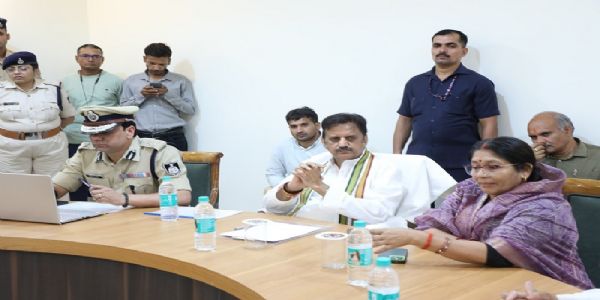 फीडर सेपरेशन और नए विद्युत सब स्टेशन का निर्माण समय सीमा में करें: शुक्ल