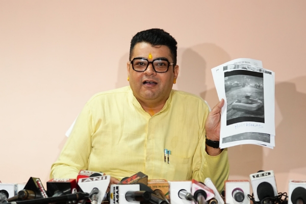 नेता प्रतिपक्ष अंकुश नारंग पत्रकार वार्ता को संबोधित करते हुए