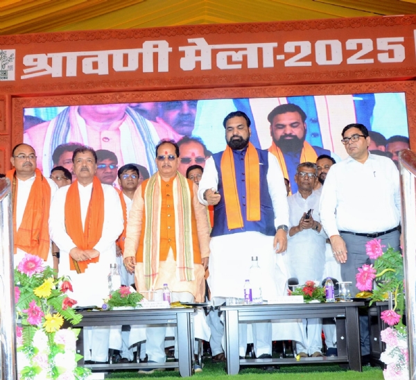 भाजपा प्रदेश अध्यक्ष दिलीप जायसवाल , उपमुख्यमंत्री सम्राट चौधरी और विजय कुमार सिंह श्रावणी मेला का उद्घाटन करते