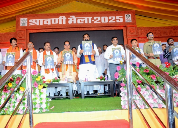 भाजपा प्रदेश अध्यक्ष दिलीप जायसवाल , उपमुख्यमंत्री सम्राट चौधरी और विजय कुमार सिंह श्रावणी मेला का उद्घाटन करते
